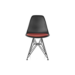 伊姆斯®软垫餐椅 Eames® Upholstered Dining Chair