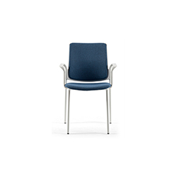 URBAN PLUS 洽谈椅系列 哈维尔·库纳多  现代真皮会议椅